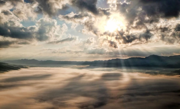 Achter de cloud schijnt de zon